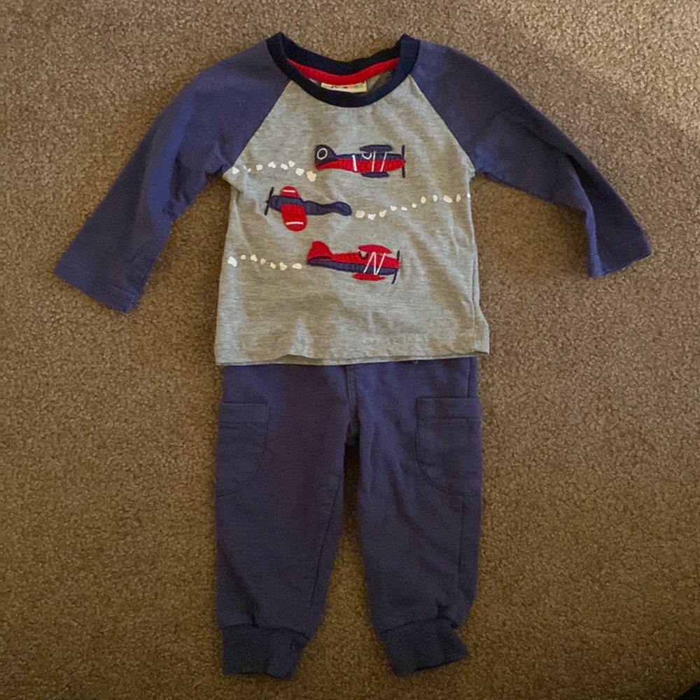 6 months plane outfit